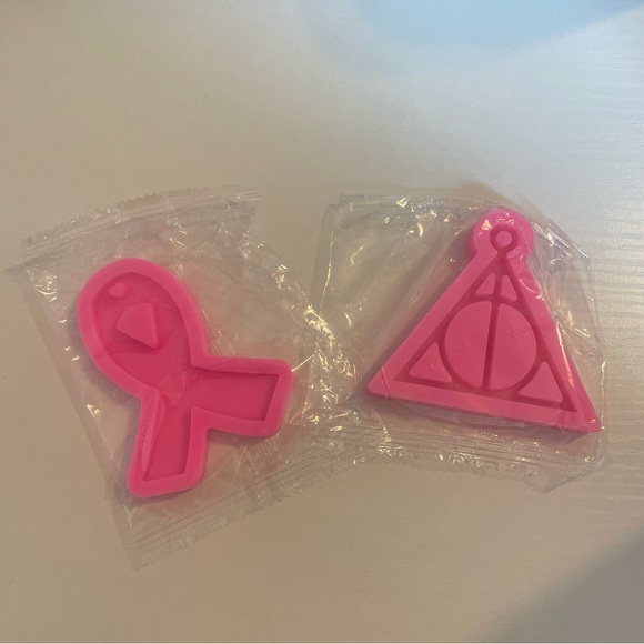 Set of 8 Silicone Resin Molds - Picture 3 of 4